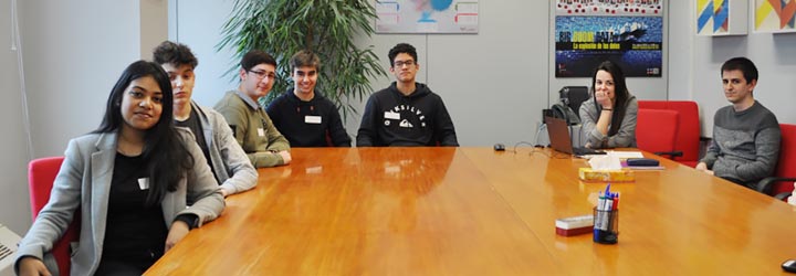 Visita alumnos al IIC